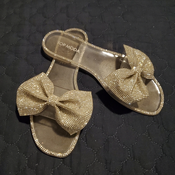 TOP Moda Shoes - Top Moda plastic sandals with crystals.